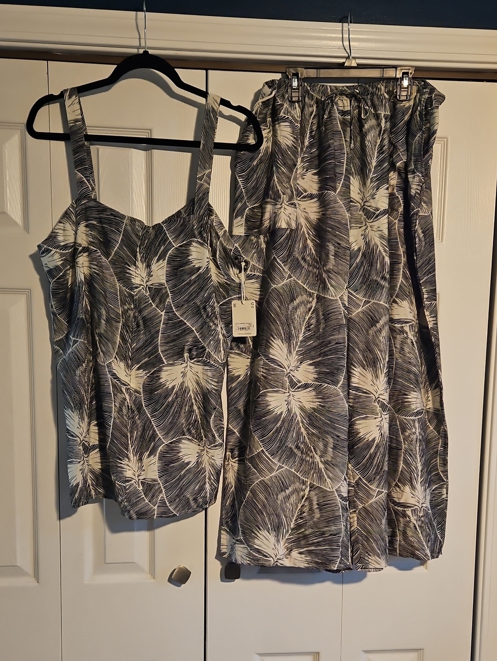 a.n.a Navy and White Floral Print Two-Piece Skirt Set